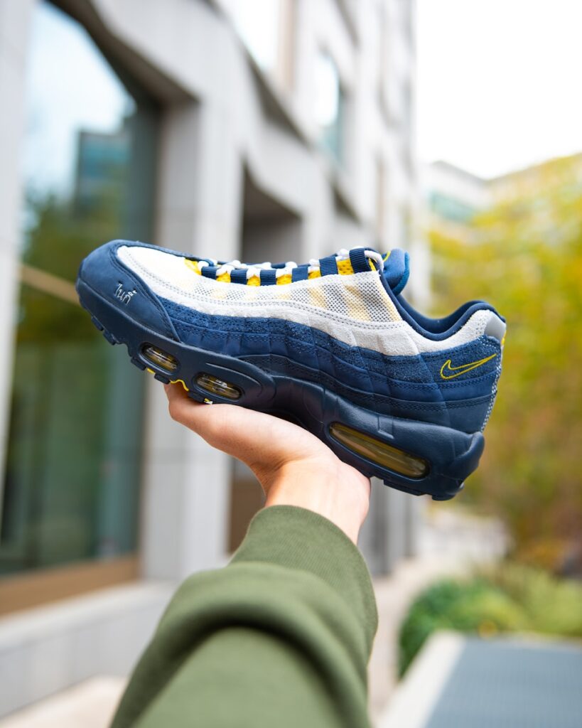 complementary colors Interaction of Color by Joseph Albers indigo and yellow